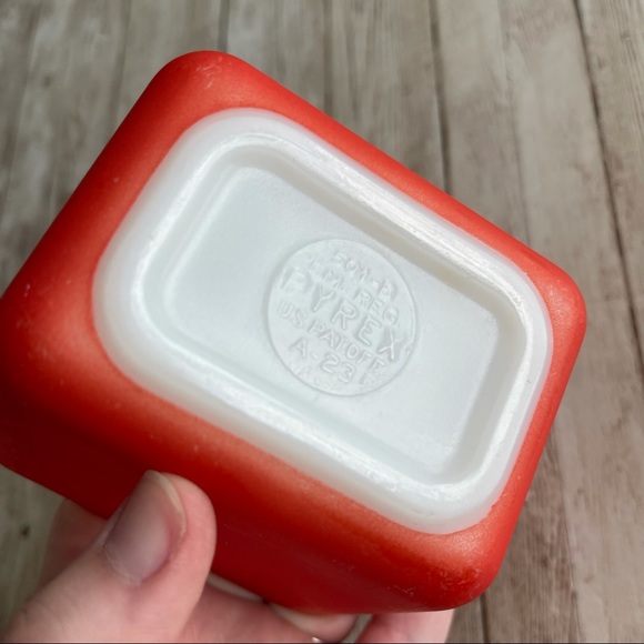VINTAGE PYREX RED REFRIGERATOR CONTAINER W/ LID - Picture 11 of 14